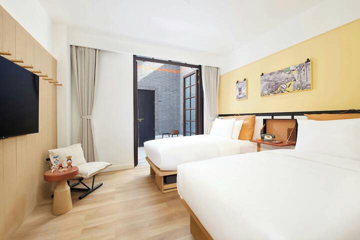 Room 16 of 35