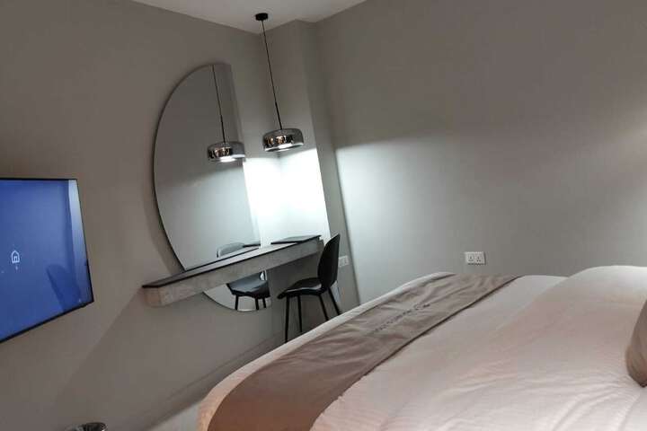 Room 31 of 100