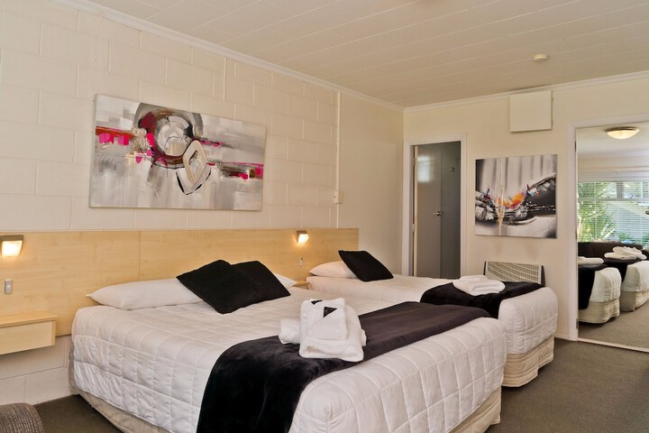 Room 15 of 50