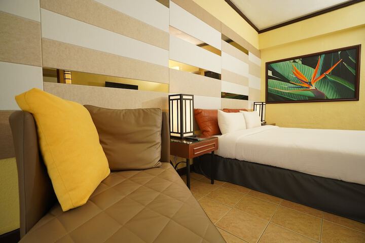 Room 4 of 19