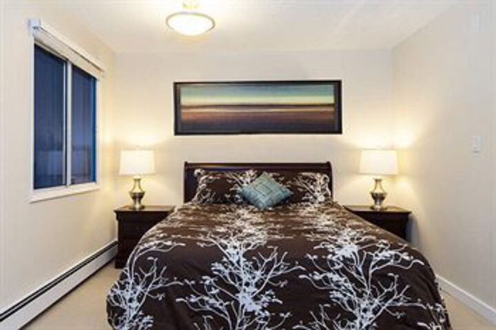 Room 6 of 20