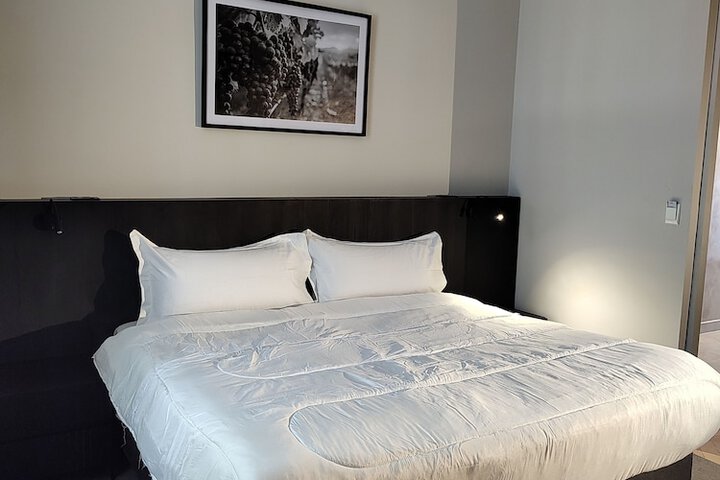 Room 5 of 33