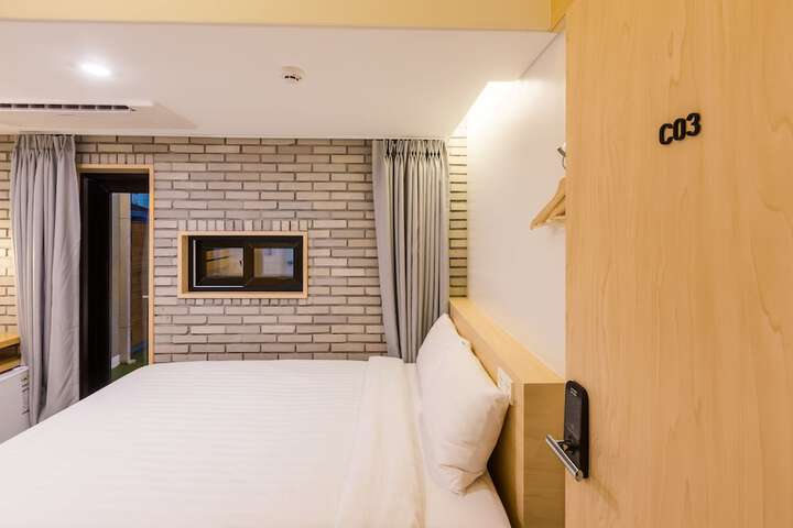 Room 29 of 90