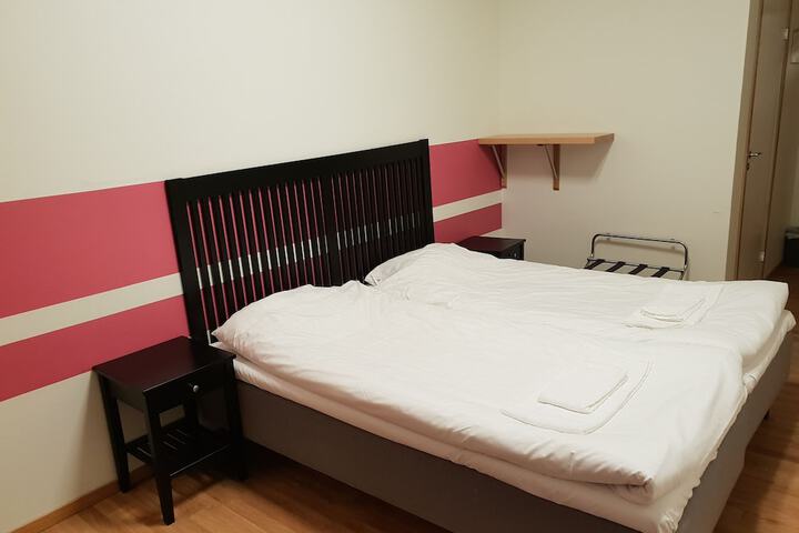 Room 9 of 37