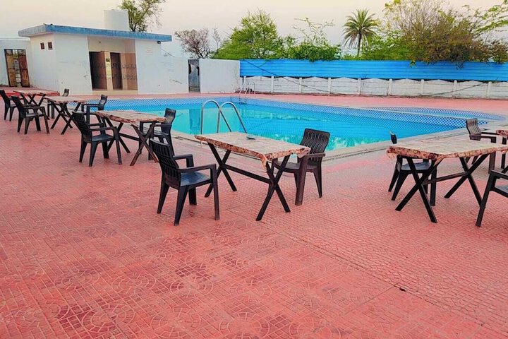 Pool 6 of 15