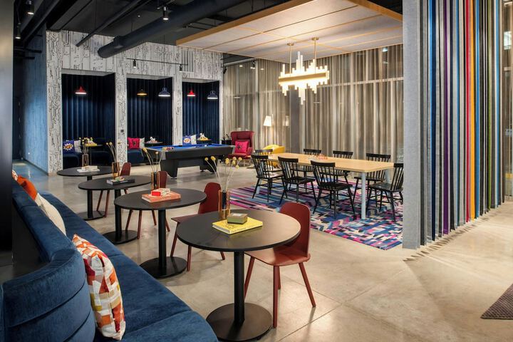 Lobby lounge