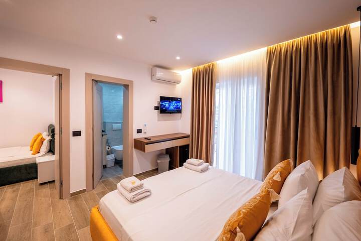 Room 21 of 81