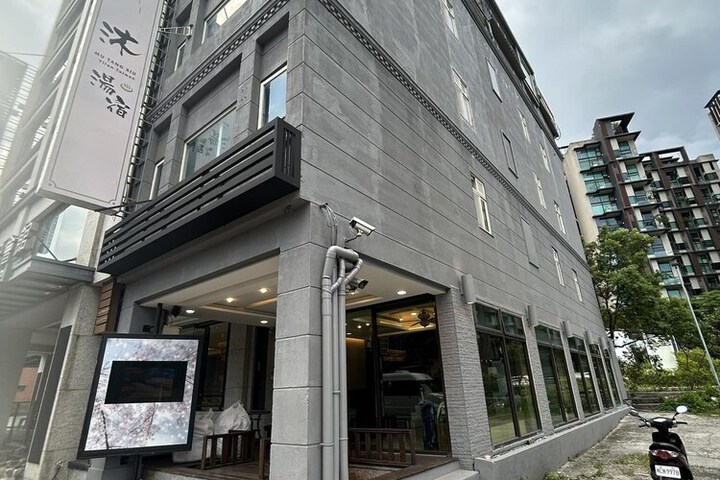 Hotel 68 of 68