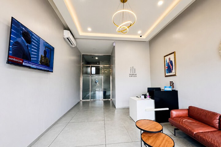Ixoras Hotel Lemba