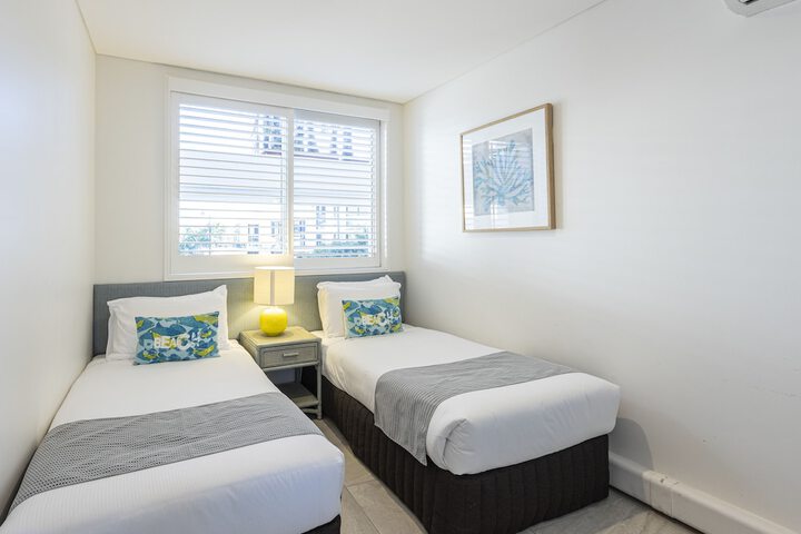 Room 3 of 108