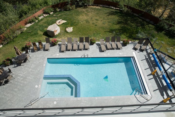 Hotel with Pool