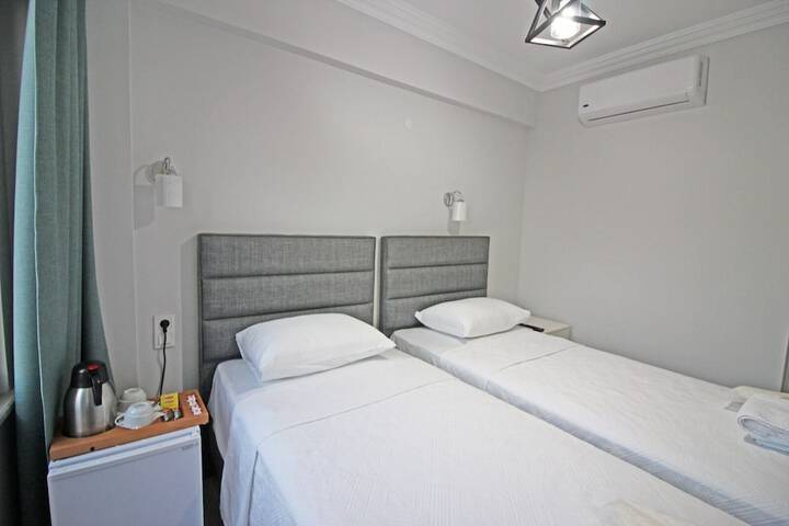 Room 13 of 44