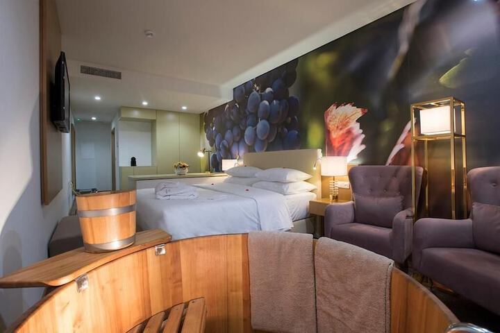 Room 7 of 31
