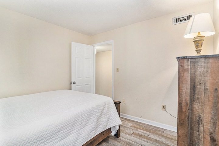 Room 5 of 50
