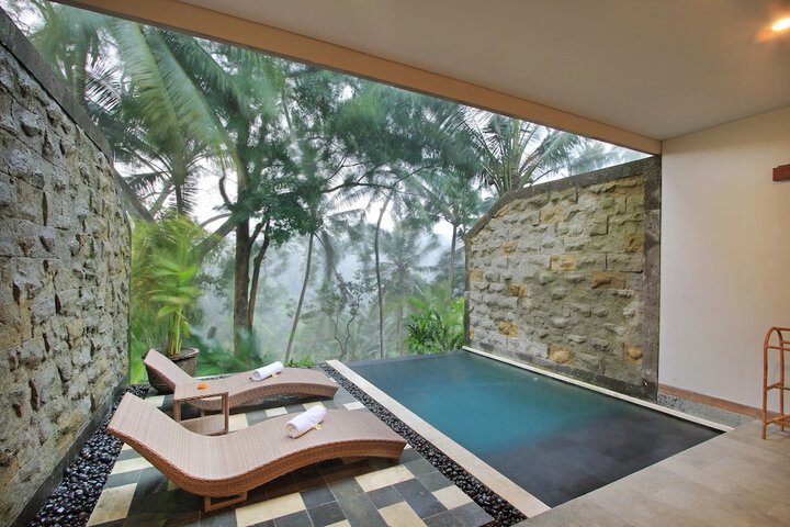 Pool 42 of 109