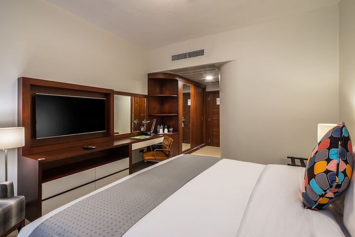 Room 13 of 84