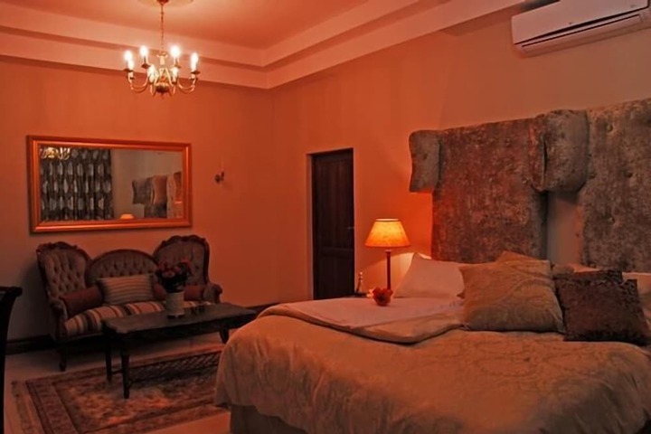 Room 4 of 42