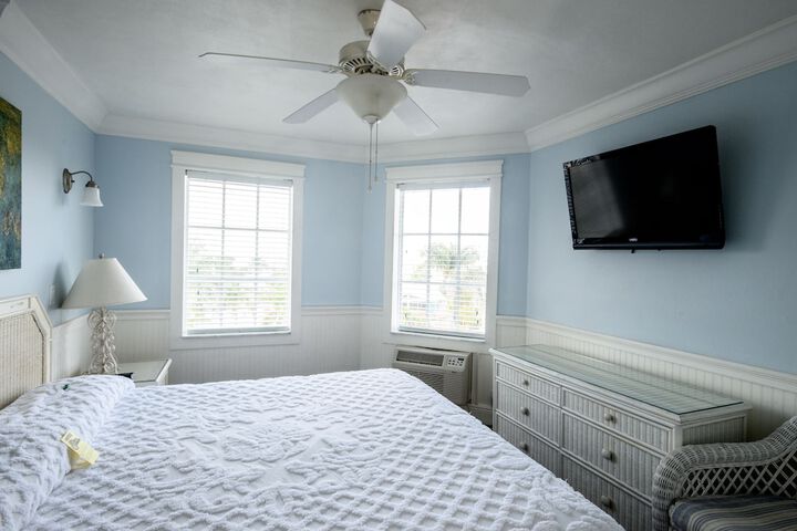 Room 28 of 229
