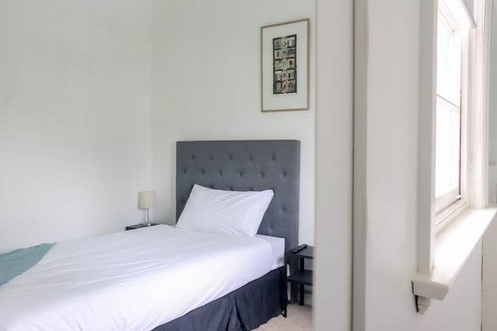 Room 16 of 30