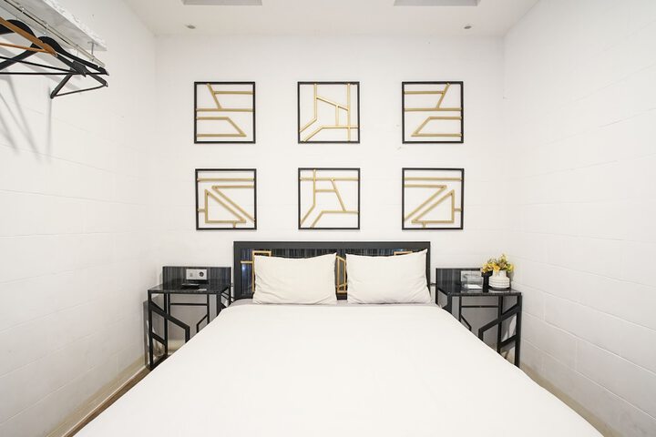Room 35 of 79