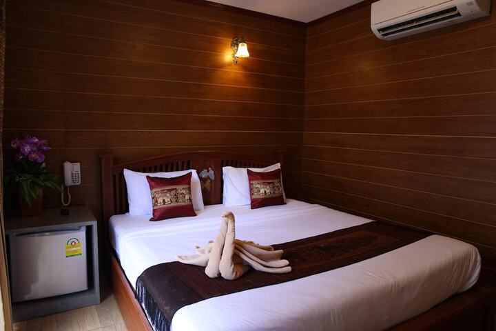 Room 18 of 37