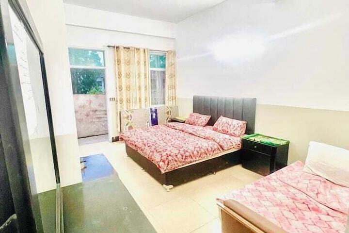 Room 12 of 17