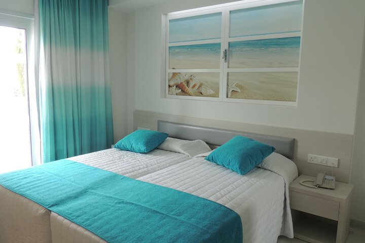 Room 4 of 45