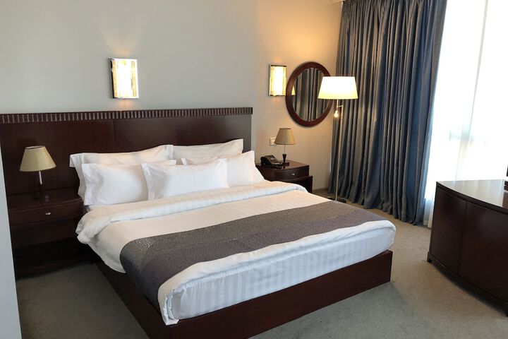 Room 27 of 107