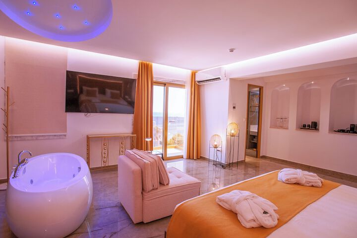 Room 19 of 38