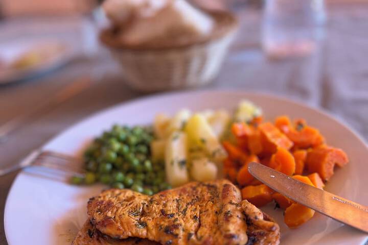 Dining 30 of 46