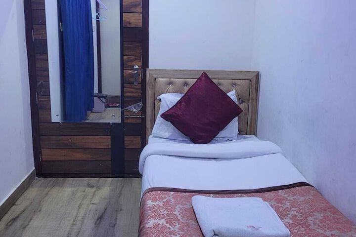 Room 19 of 30