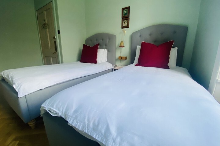 Room 30 of 64