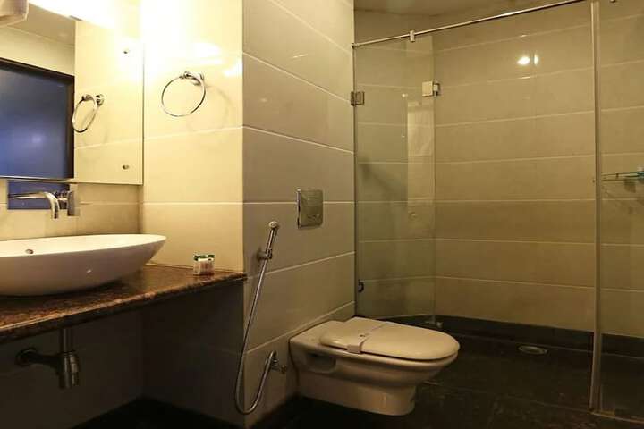 Room 12 of 14
