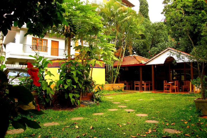 Hotel Exterior 82 of 89