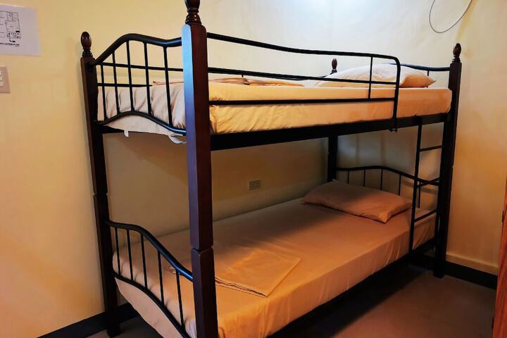 Room 16 of 52