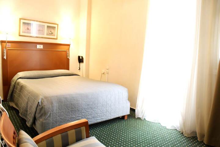 Room 9 of 23