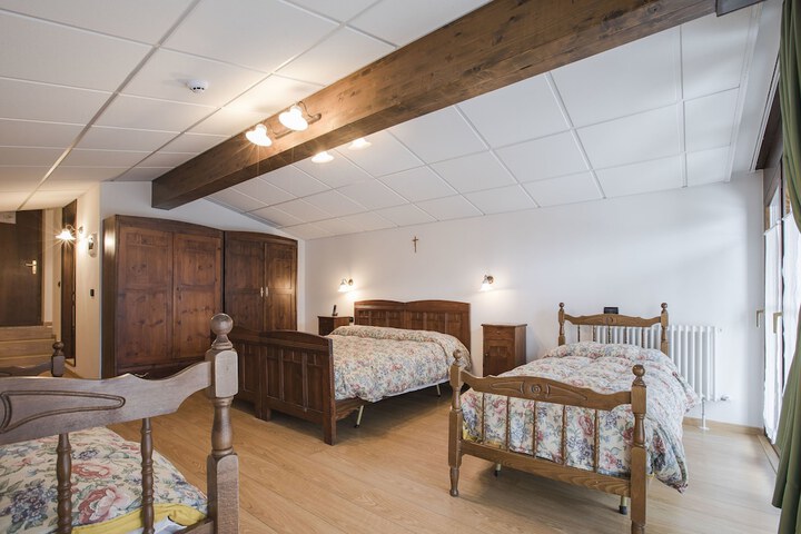 Room 16 of 47