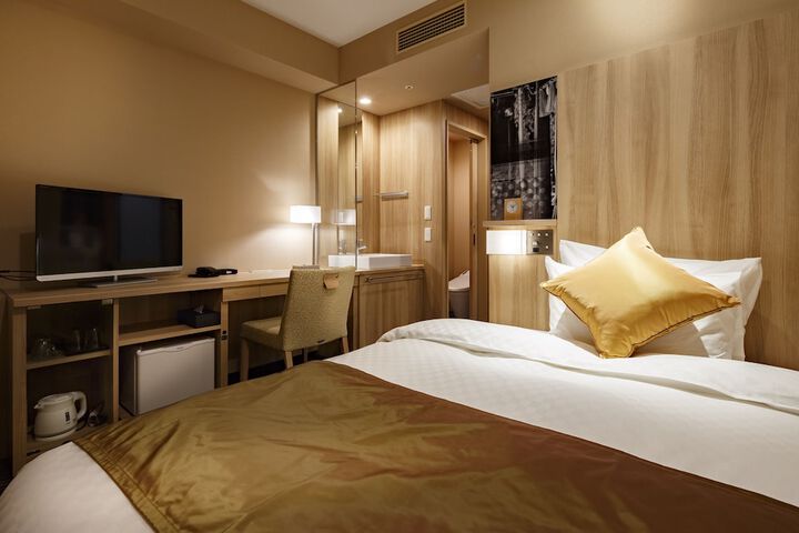 Room 18 of 60
