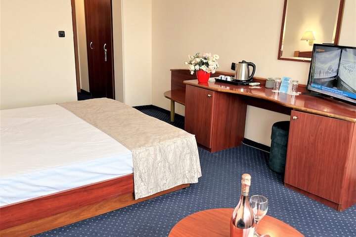 Room 21 of 49