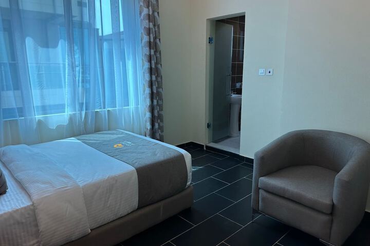Room 13 of 16