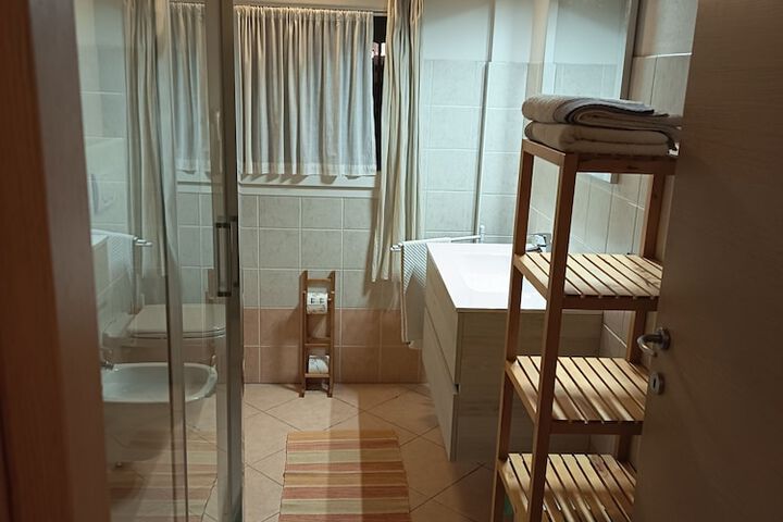 Room 13 of 29