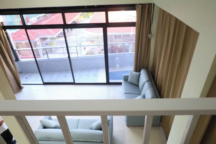 Room 21 of 33