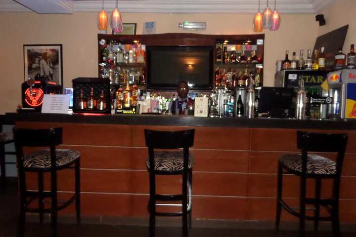 Lounge 53 of 60