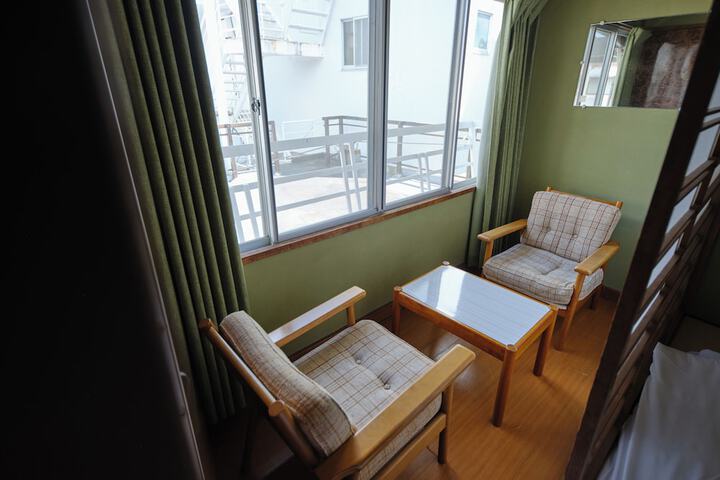 Room 17 of 80