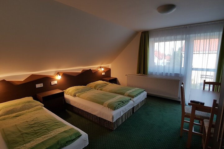 Room 9 of 29
