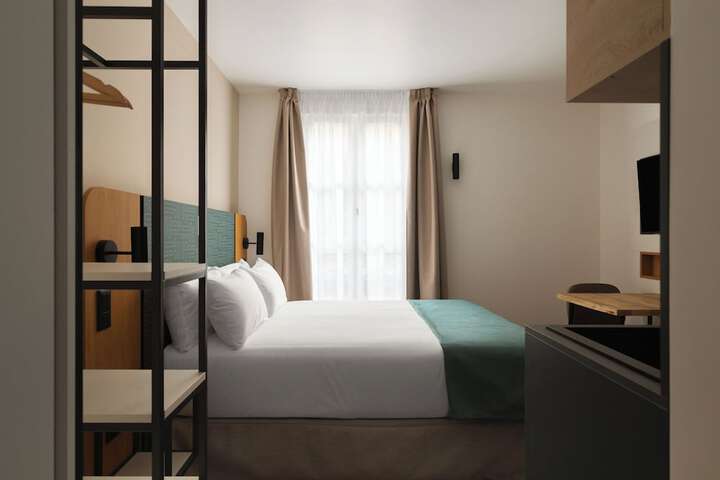 Room 15 of 53