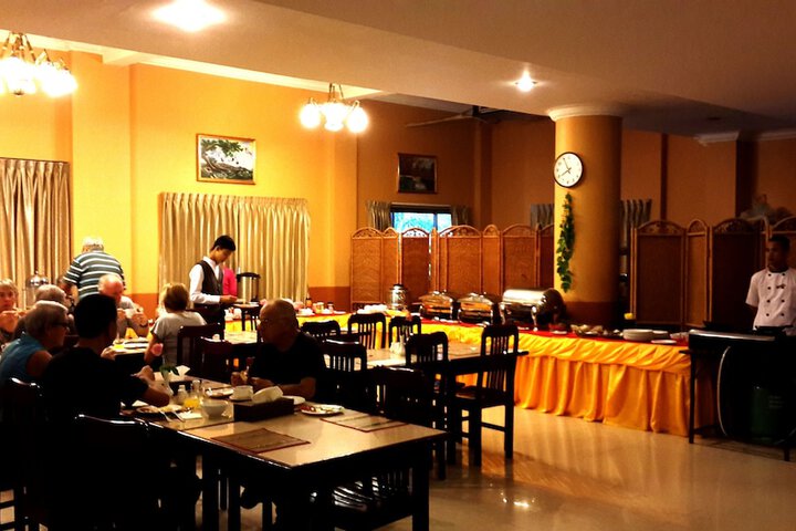 Dining 52 of 79