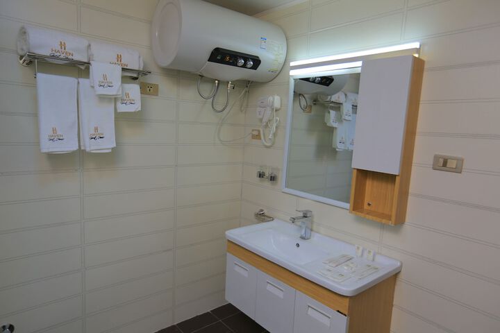 Room 20 of 38