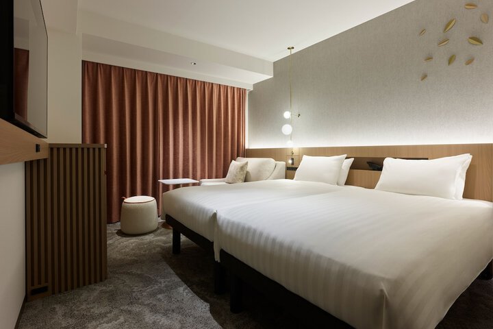 Room 33 of 79
