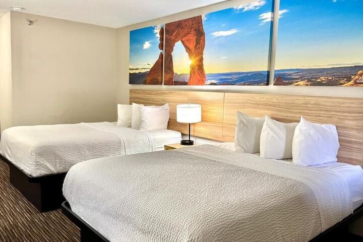 Room 32 of 44